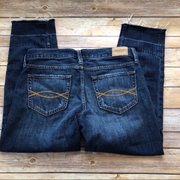 Abercrombie And Fitch Size 2R Raw Hem Jeans - Picture 3 of 3